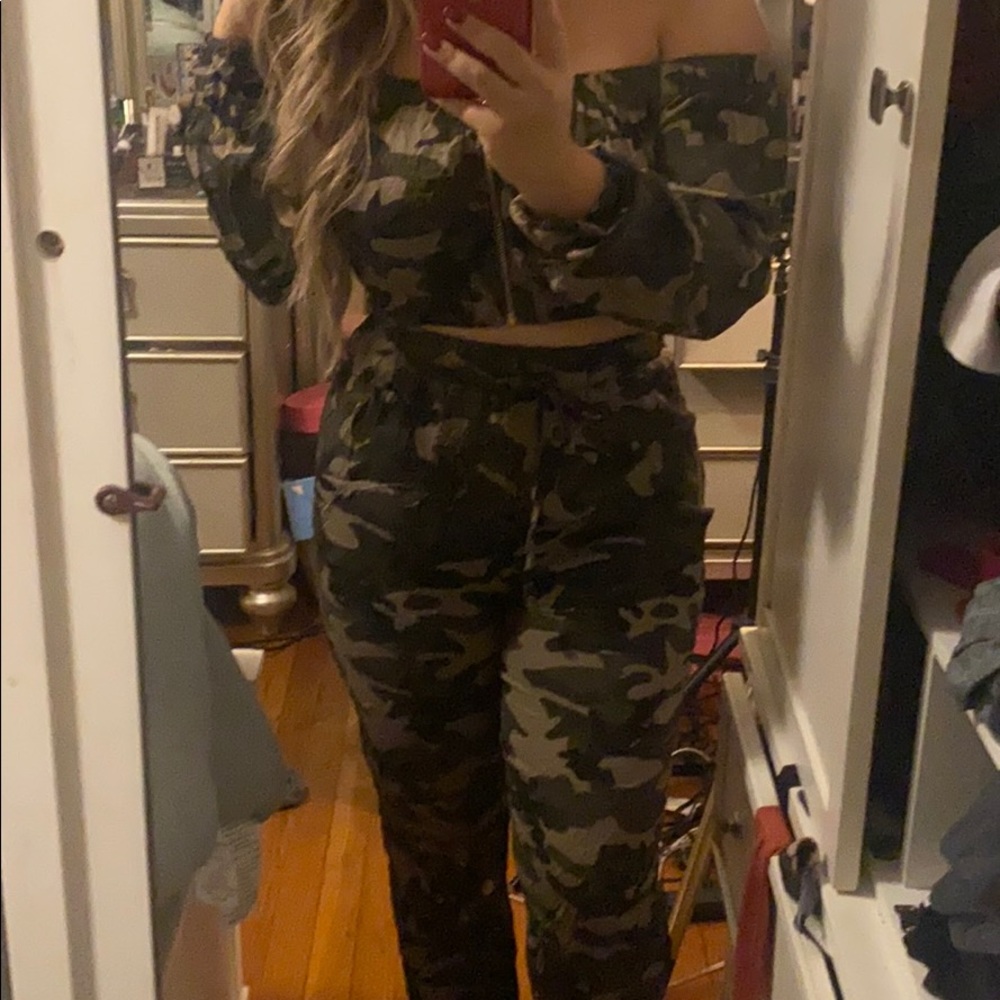 Two piece Camo set - Picture 4 of 6